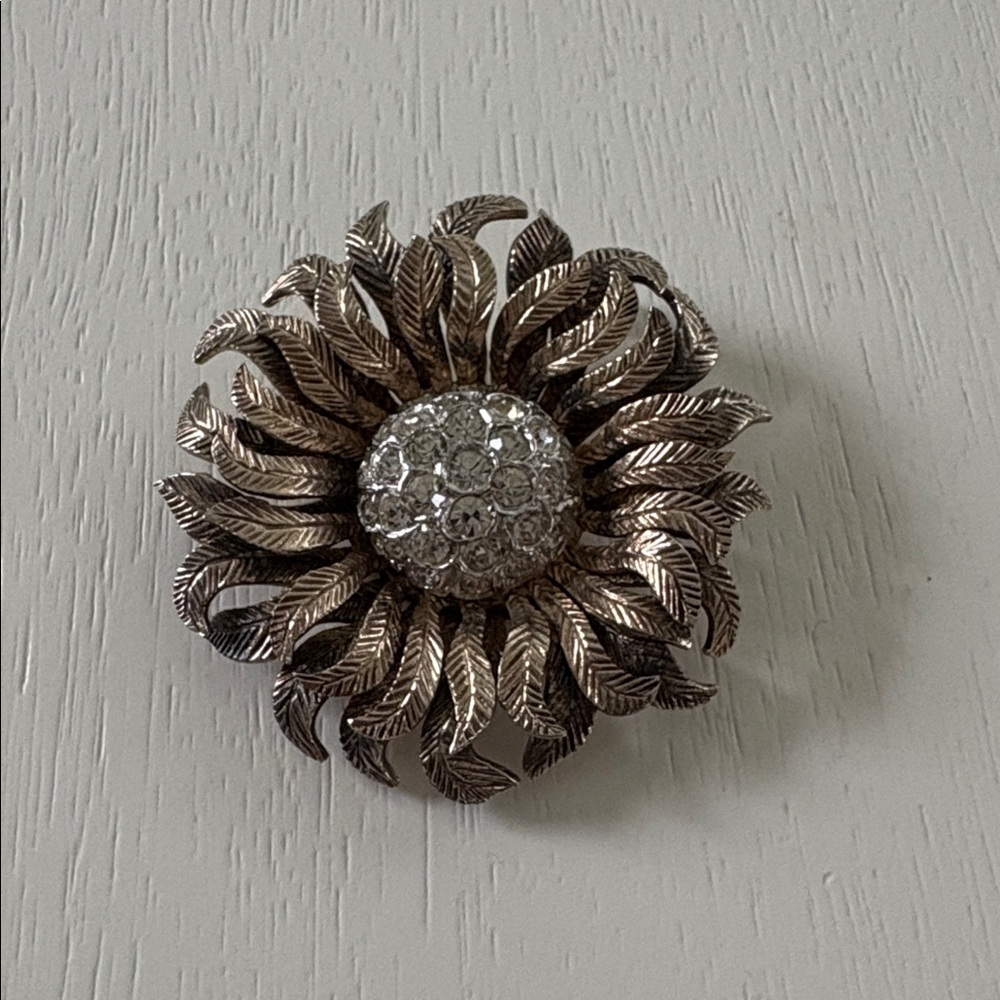 Vintage Nettie Rosenstein flower sunflower brooch *FLAWED*